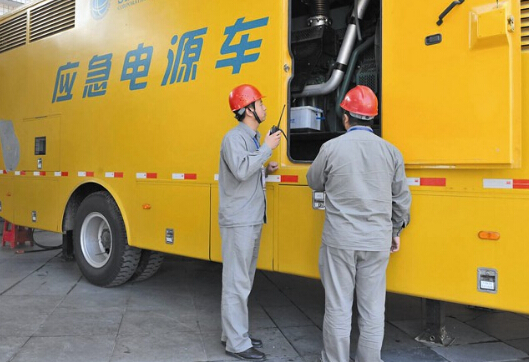 汉滨如何清理被灰尘覆盖的机油散热器？